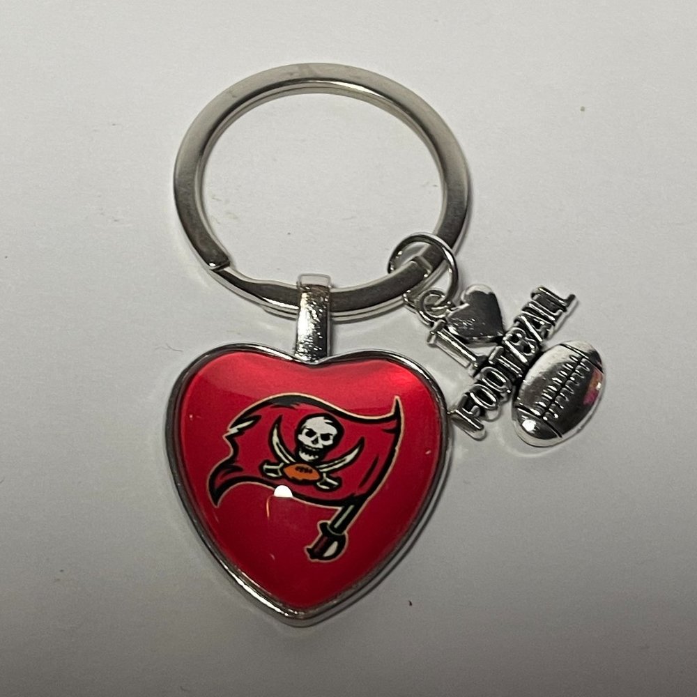 TAMPA BAY BUCCANEERS NFL I Love Football Keychain NEW!!